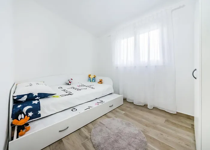 Apartament Neva, Pridraga