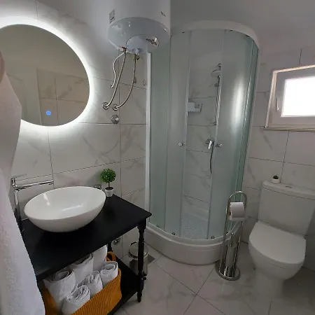 Apartman Neva, *