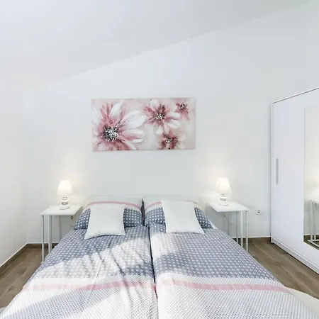 Apartman Neva,
